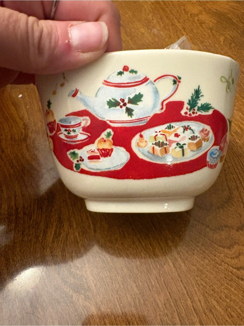 Lenox Red and White Holiday Tea Motif Serving nut/candy dish